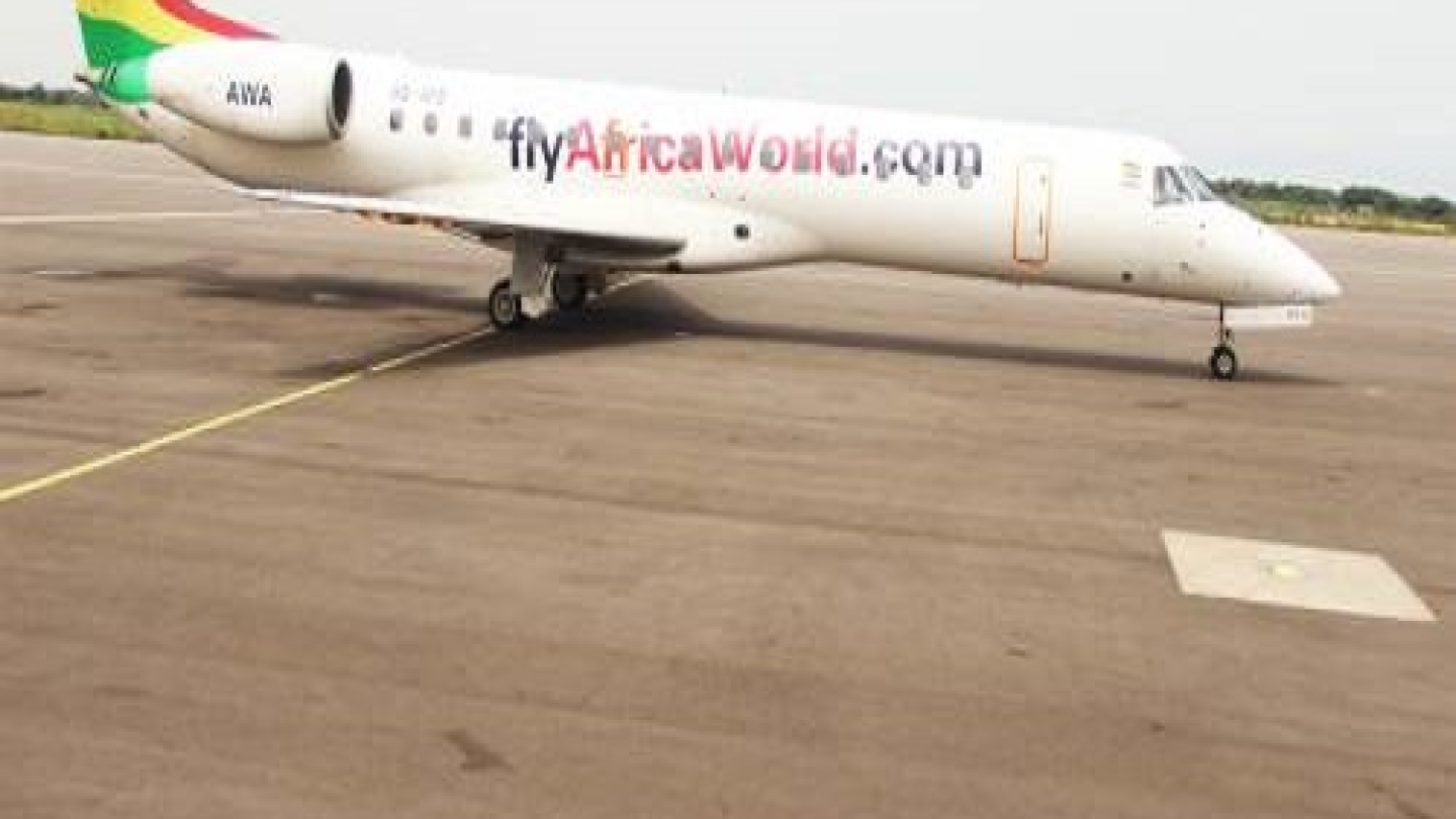 Ghanaian Pilot Unleashes Hot Gas On Nigerian Thieves In Aircraft Robbery Attempt_plane