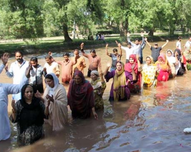 679 Persons Received Baptism In Pakistan web