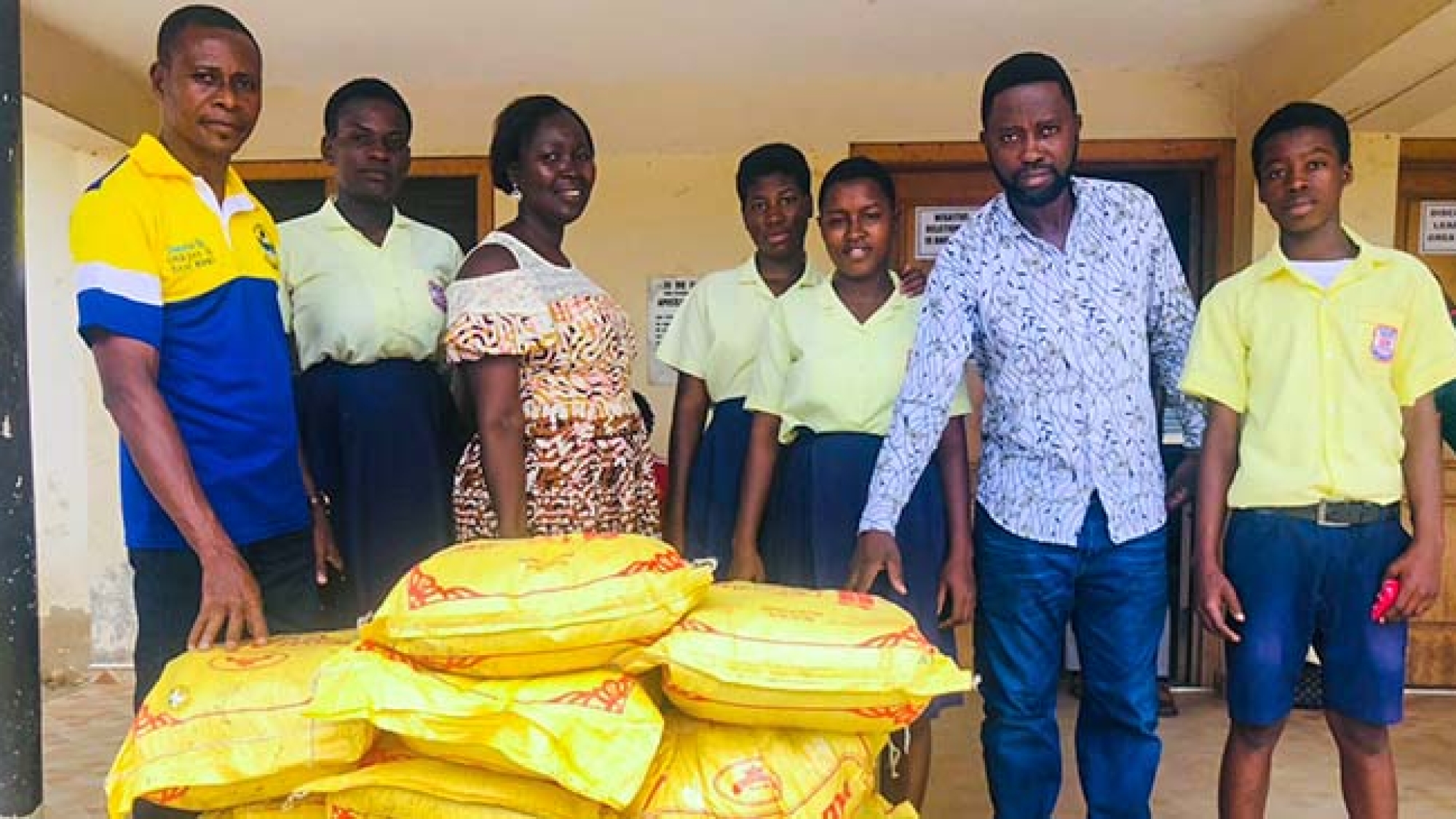 Apostle Kumi-Larbi Donates 15 Bags Of Rice To PENSEC - Kumasi web
