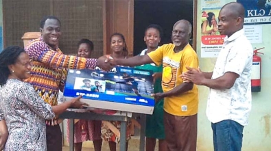 Pastor & Mrs. Afedzie Donate To Kwamikrom Health Centre web