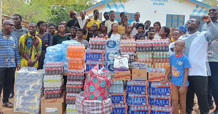 Potters Assembly Youth Ministry Donates To Orphanage