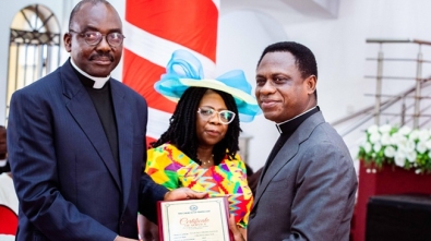 Chairman Pays Glowing Tribute to Pastor Prof. Ellis web