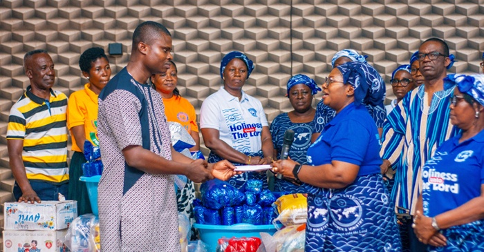 Bompata Area Women’s Ministry Donates To MPWDs