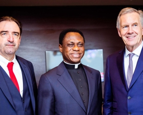 FORMER GERMAN PRESIDENT MEETS APOSTLE NYAMEKYE web