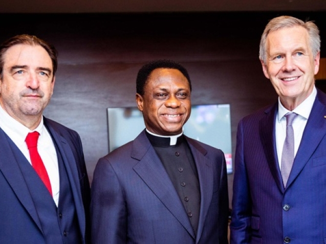 FORMER GERMAN PRESIDENT MEETS APOSTLE NYAMEKYE web