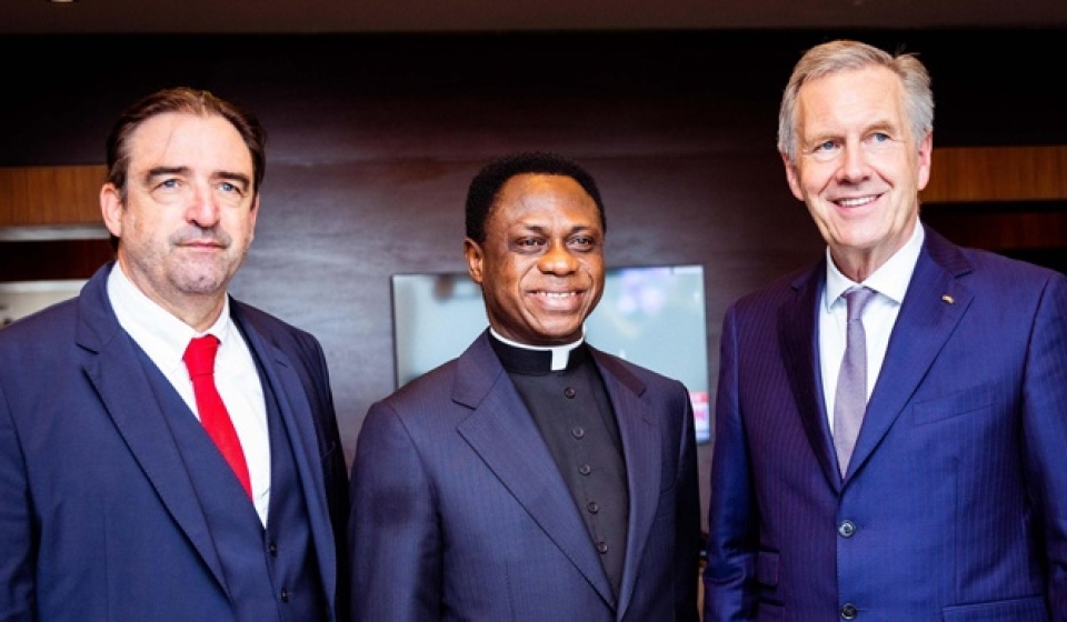 FORMER GERMAN PRESIDENT MEETS APOSTLE NYAMEKYE web