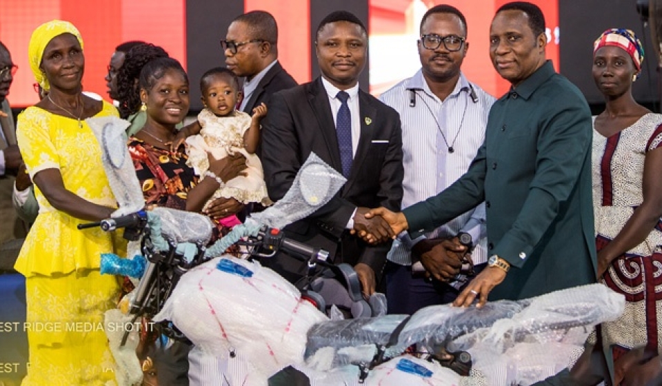 Tanokrom District Donates Motorbike to Support Ministry in Ellobankata web