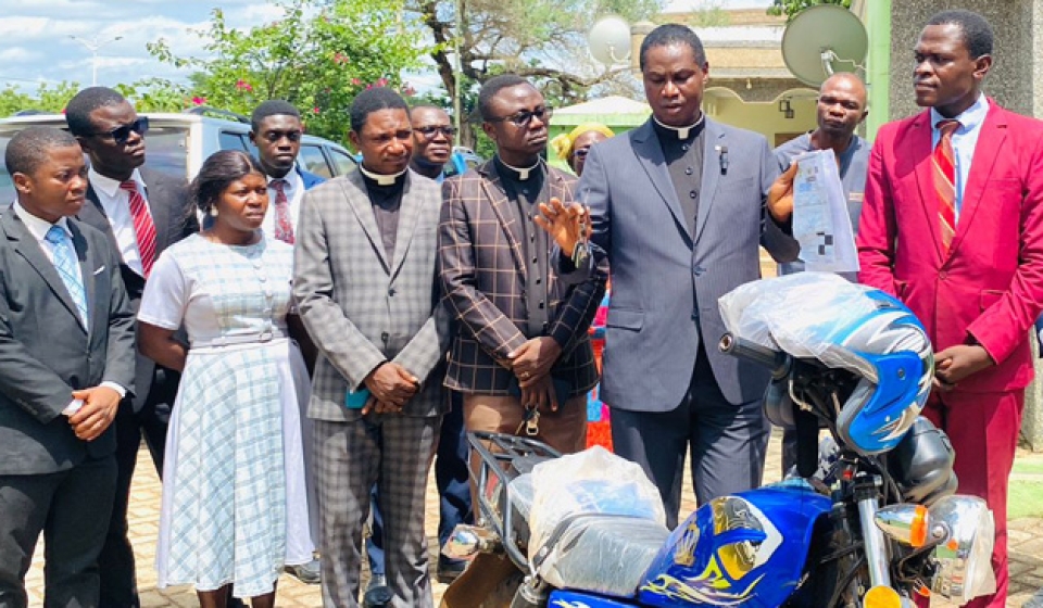 PIWC Trasacco Donates Motorbike To Sheaga District WEB