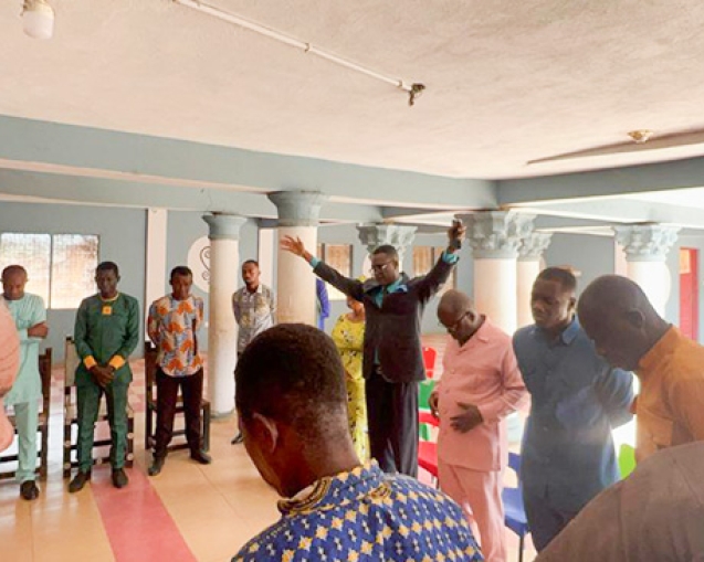 Sefwi Wiawso Area Head Pays Courtesy Call On Akontombra Chief web.jpg