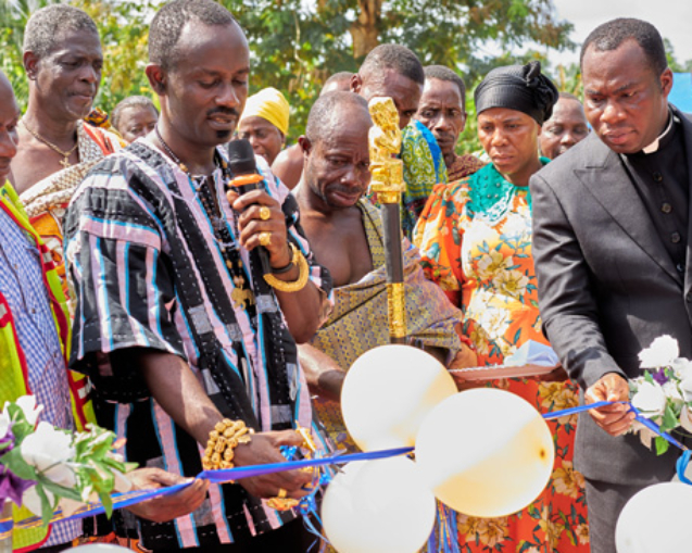 Pastor Quaicoe and Family Donate Toilet Facility to Wassa Senchem Community WEB.jpg