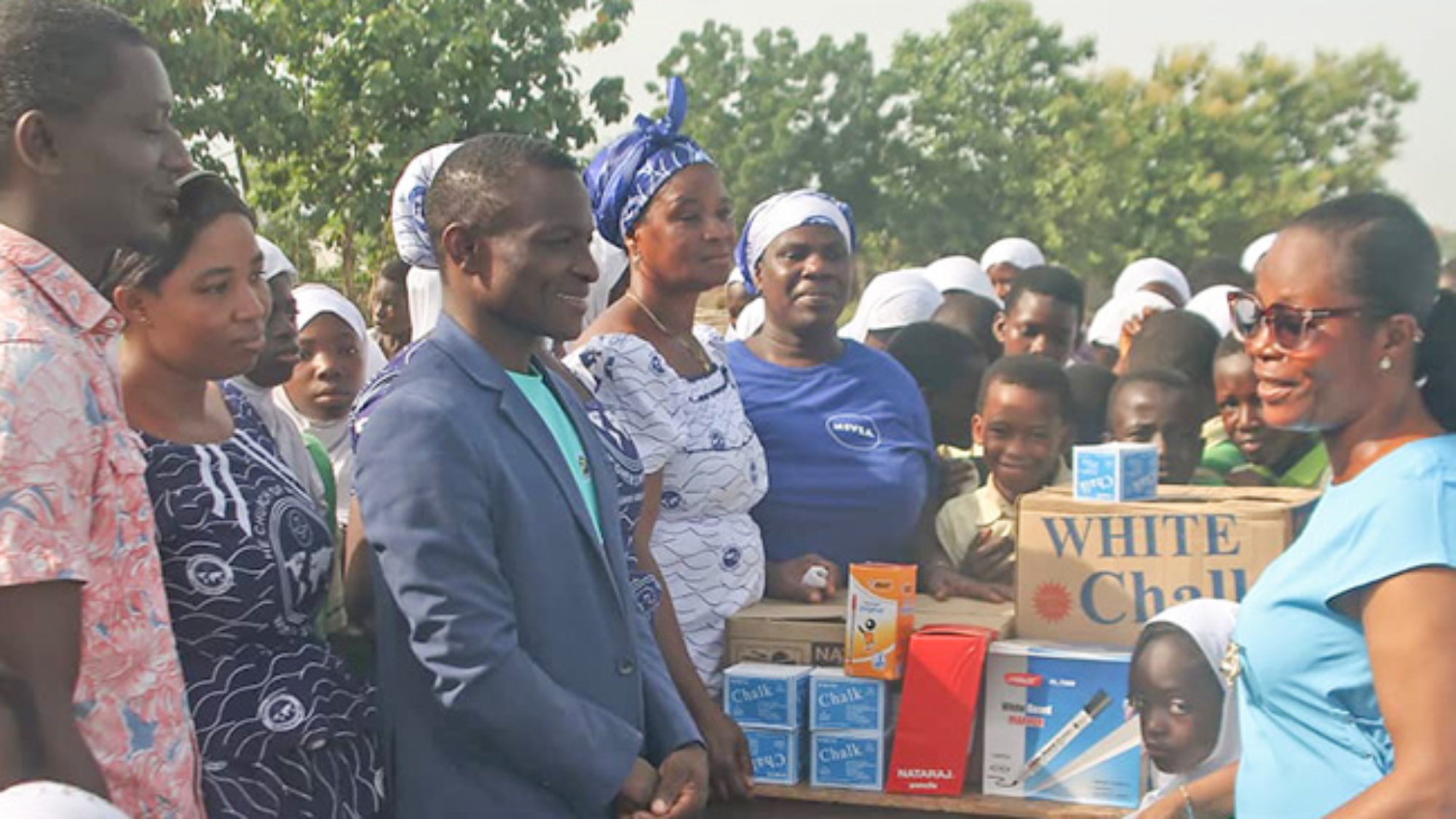 SOM Extends Educational Support To Santrokofi Schools web.jpg