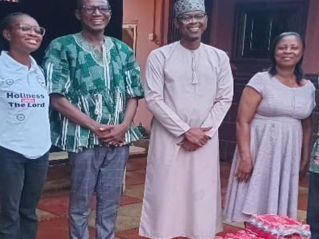 TOSM Donates To Community 25 Muslims web