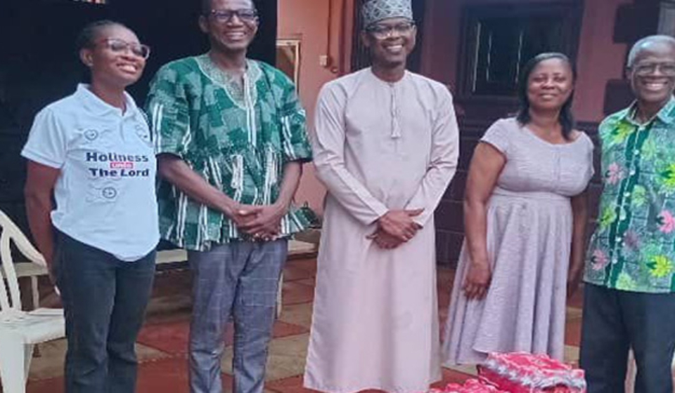 TOSM Donates To Community 25 Muslims web