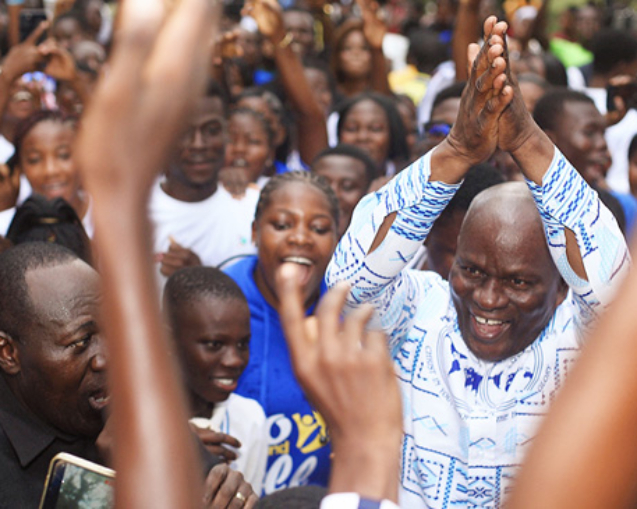 Apostle Mike Etrue Engages 1,728 Koforidua Area Youth In “Prayer In The Park” web.jpg