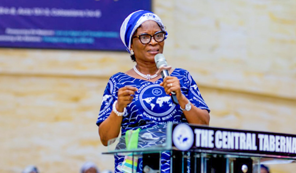Koforidua Women’s Ministry Honours Mrs Ernestina Etrue web.jpg