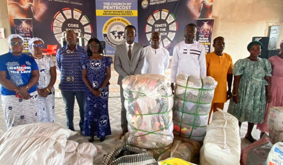 PIWC New Tafo Extends Christian Love To Aburonehia District web.jpg